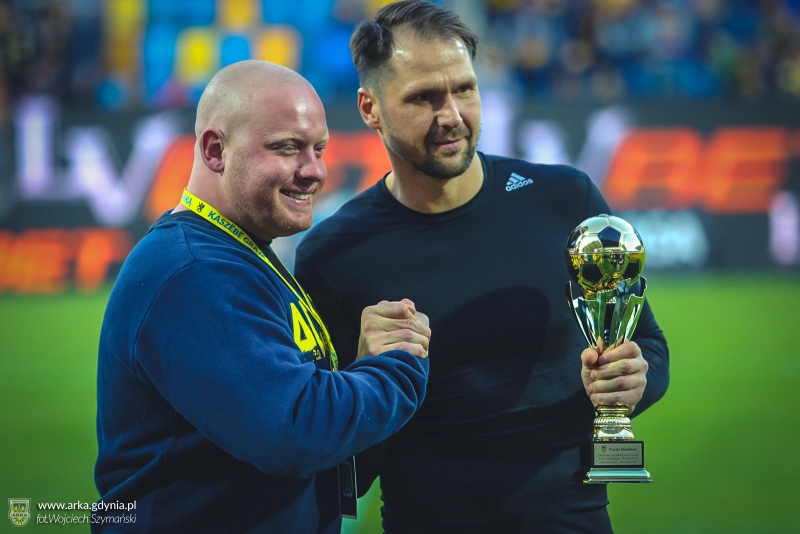 Piłkarz meczu: Sobieraj. Piłkarz rundy: Steinbors!-image