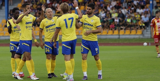 Sparing nr 4: Arka Gdynia - Chojniczanka  Chojnice 2:0