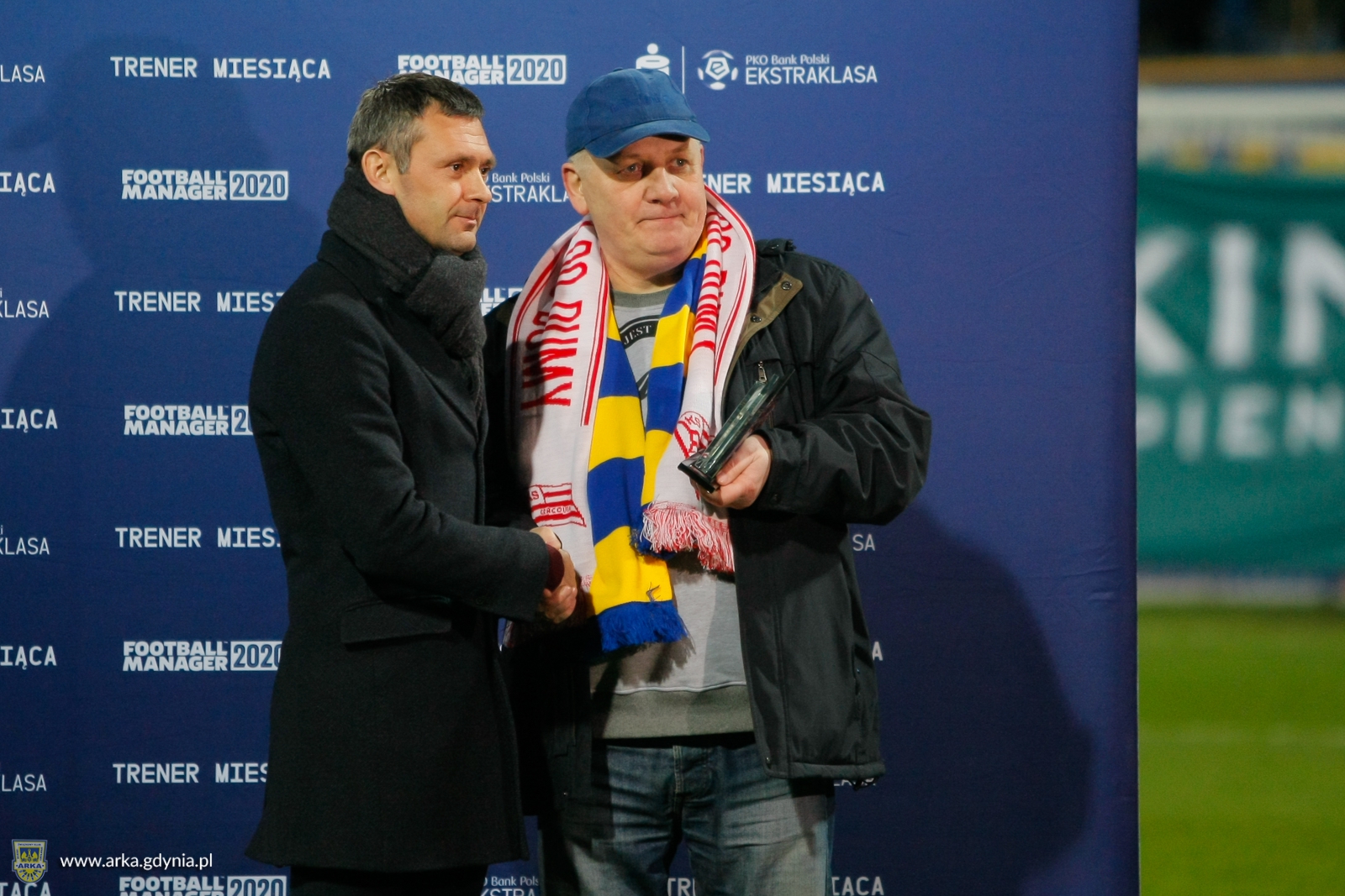 Trener Rogić ze statuetką Trenera Miesiąca-image