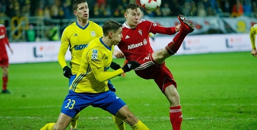 Statystyka meczu   Arka - Górnik Zabrze.
