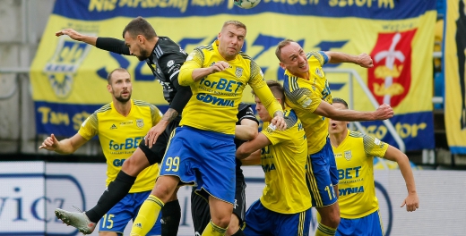Zawodnicy po meczu Arka Gdynia  - ŁKS Łódź