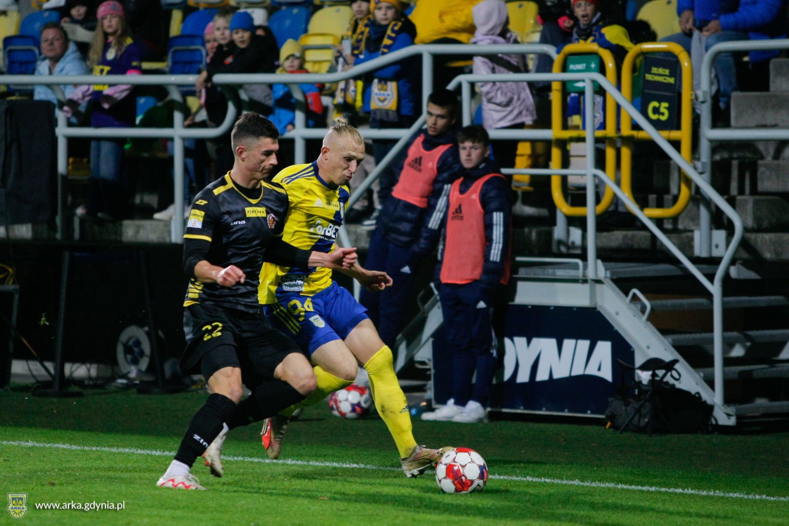 Centrum meczowe: Znicz Pruszków - Arka Gdynia-image