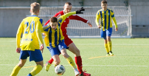 IV liga: Cenny remis z wiceliderem