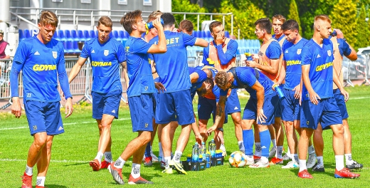 Środa na boisku bocznym Gdyńskiego Centrum Sportu