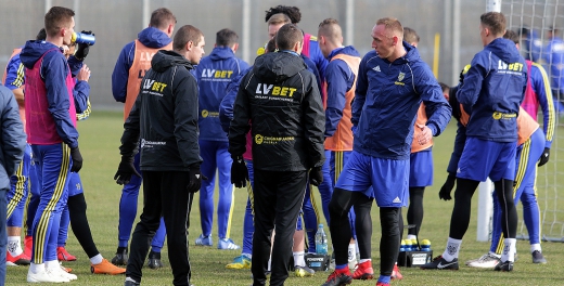 Trening, rozmowy i analizy