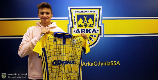 Mateusz Stępień z kontraktem