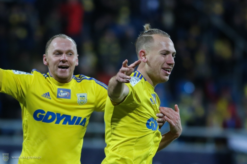 Statystyka meczu Arka - Korona Kielce.-image