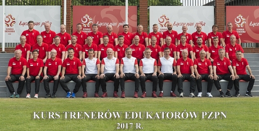 Trener Frydrych po kursie edukatorów i z awansem kadry Pomorza.