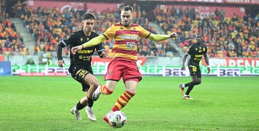 [SKRÓT] PKO BP Ekstraklasa: Jagiellonia Białystok - Arka Gdynia 4:0