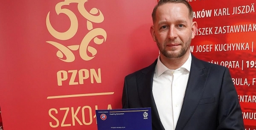 Trener Jakub Frydrych z licencją UEFA Pro