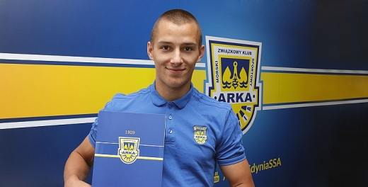 Szymon Nowicki z dłuższą umową.