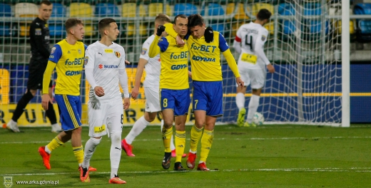 Statystyka meczu Arka Gdynia - Korona Kielce-image
