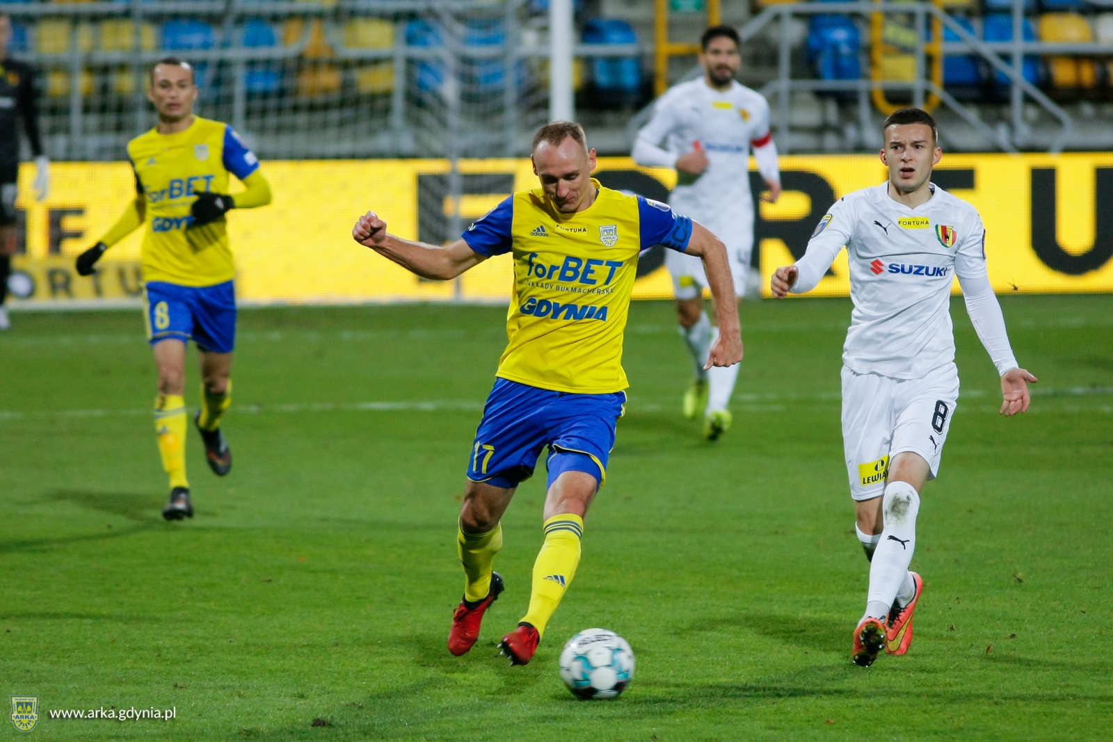 Korona Kielce. Historia spotkań-image