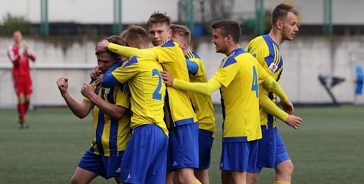 Zwycięska inauguracja juniorów starszych.