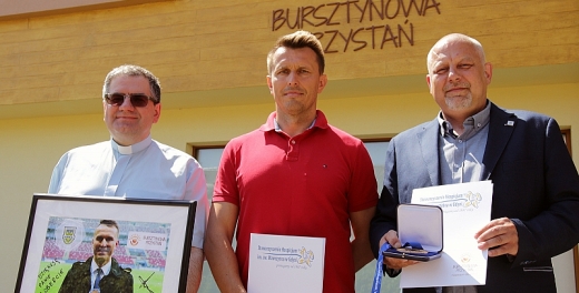 Medal wylicytowany i wręczony!