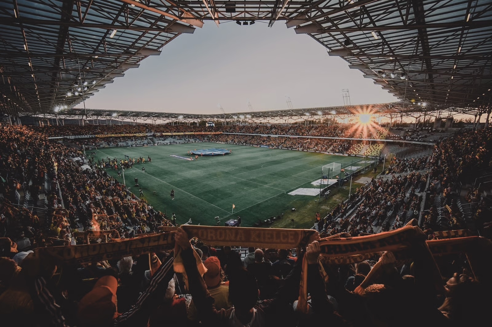 Centrum meczowe:  Korona Kielce - Arka Gdynia-image