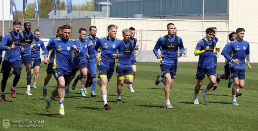 Plan przygotowań do sezonu 2022/23: Pięć sparingów i zgrupowanie w Gniewinie